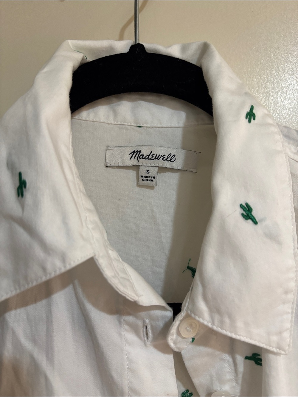 Madewell White Short-Sleeve Button-Down Shirt with Green Cactus Embroidery - Picture 2 of 4